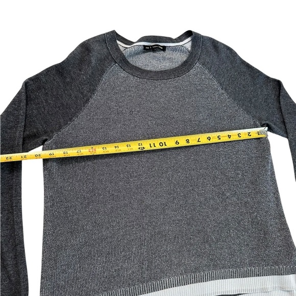 RAG & BONE Grey with Ivory Trim Thermal Crewneck Long Sleeve Sweater Size Medium - Picture 6 of 17